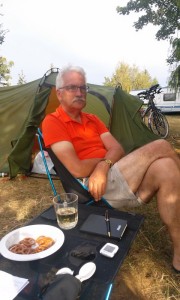 Een beker (lauwe) witte wijn als aperitief