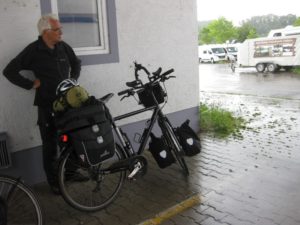 En we eindigen in Oedheim weer met een plensbui!