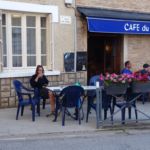 Terrasje in Hières-sur-Amby