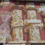 Nougat beschildering op oude muren, leuk gedaan