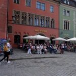 Het terras voor de kathedraal
