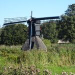 Een wat grotere windmolen dan de Tjasker (zie 5 foto's verderop)