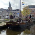 Mooi oud vrachtschip in originele staat