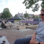 Terras bij het haventje van Genemuiden