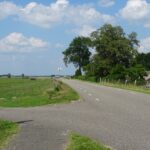 De dijk als oude zeewering ten tijde van de Zuiderzee.