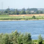 In de verte is Kleef al zichtbaar.