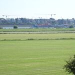 Terugblik op de Rhein promenade van Emmerich.