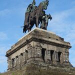 Het Kaiser-Wilhelm-Denkmal op de Deutsches Eck in Koblenz