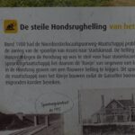Het graven voor de aan te leggen spoorweg